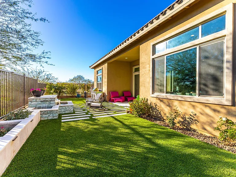 7611 E Camino Vivaz — Photo 32