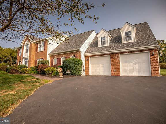 4th image of 98 Girth Ln