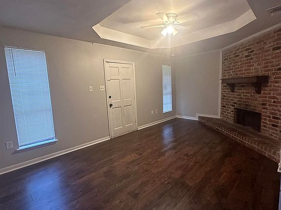 3rd image of 3441/3443 King Bradford Dr