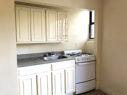 Rented by Lang Realty LLC | media 3