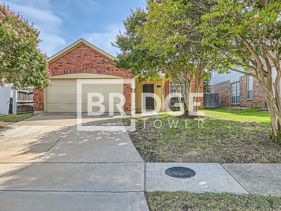 5908 Firethorn Dr