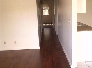 901 Willow Tree Dr, Las Vegas, NV 89128