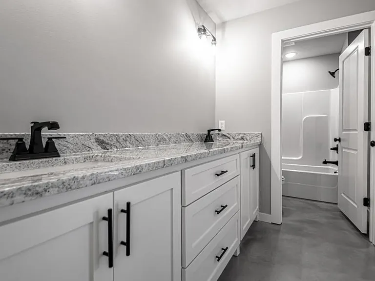 202 Greenwood Ave — Photo 25