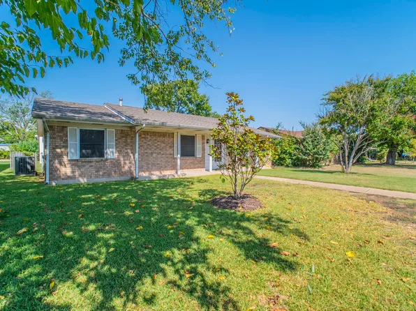 705 S 4th St, Midlothian, TX 76065