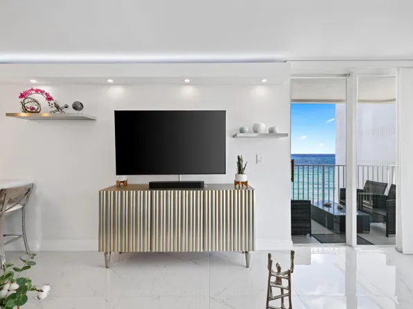 3580 S Ocean 6d Boulevard #6d, South Palm Beach, FL 33480