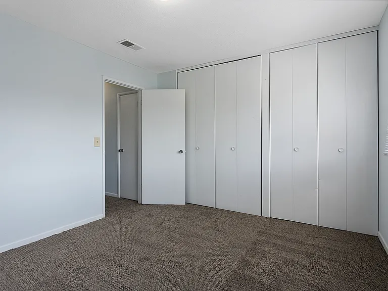 Ashton Court Apartments — Photo 28