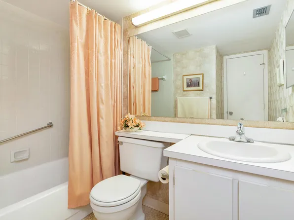 512 Shady Pine Way #A2, Greenacres, FL 33415