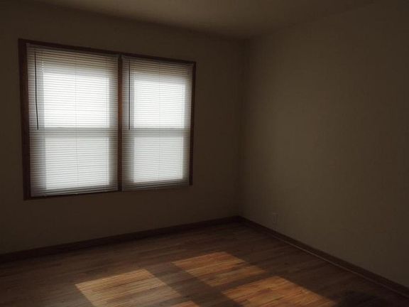 5th image of 5630 W Thurston Ave