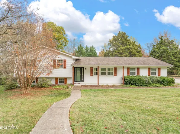 7504 NW Deane Hill Dr, Knoxville, TN 37919