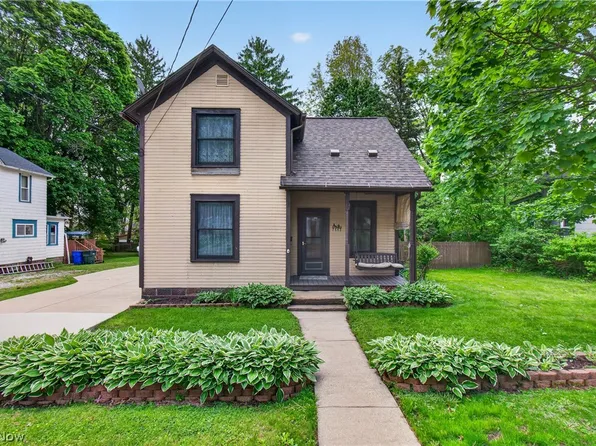 2443 3rd St, Cuyahoga Falls, OH 44221