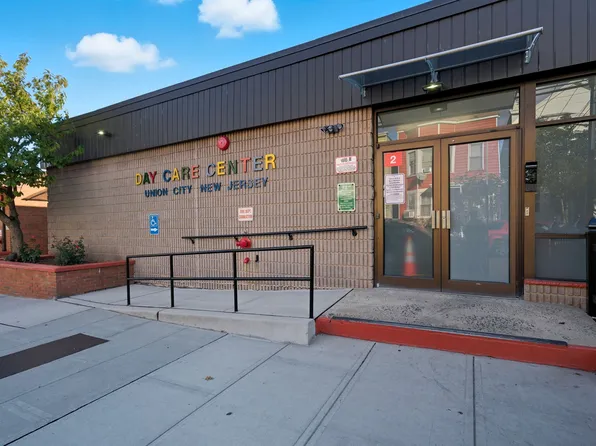 222 47th Street image 27 of 28