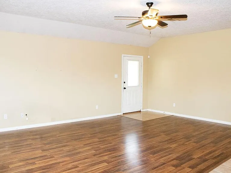 9550 Thousand Oaks Loop — Photo 14