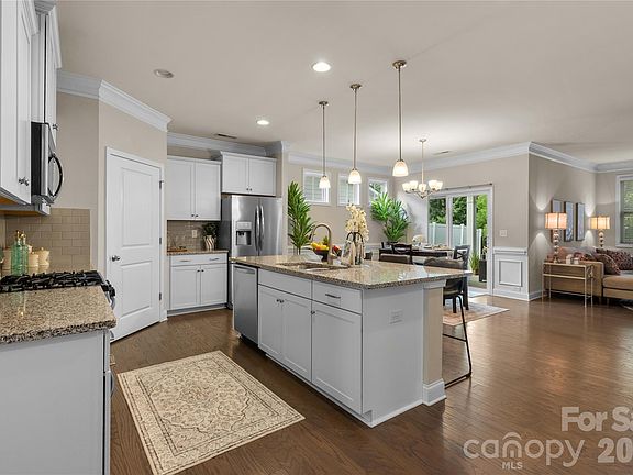 4th image of 2449 Seagull Dr