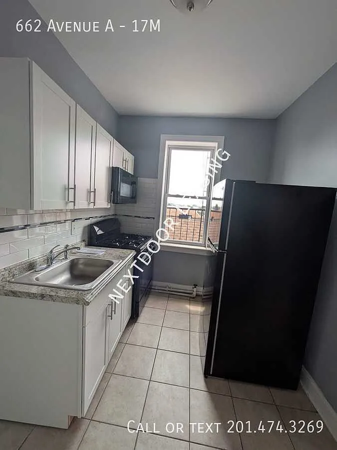 662 Avenue A — Photo 2