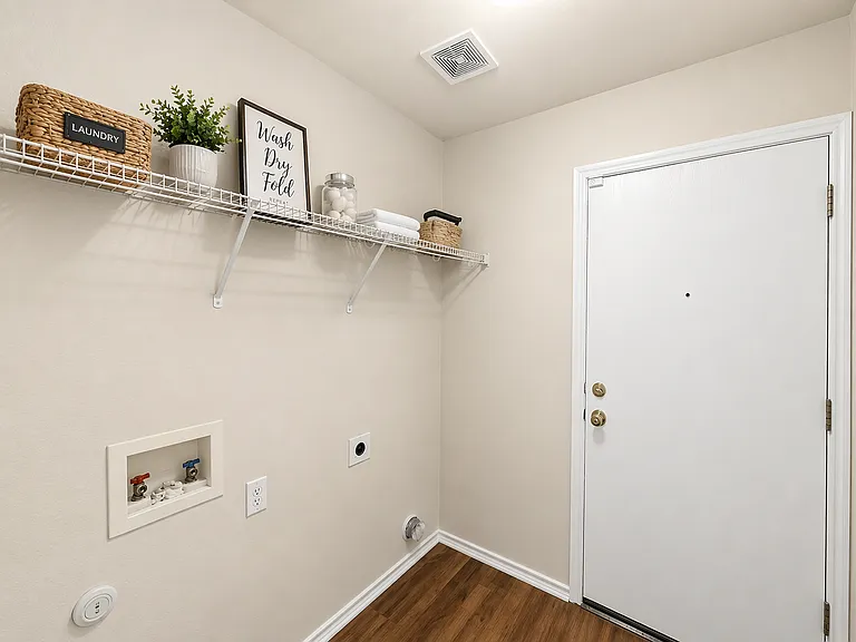 200 Meadow Park Dr — Photo 11