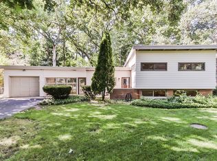 587 Brookside Rd, North Barrington, IL 60010