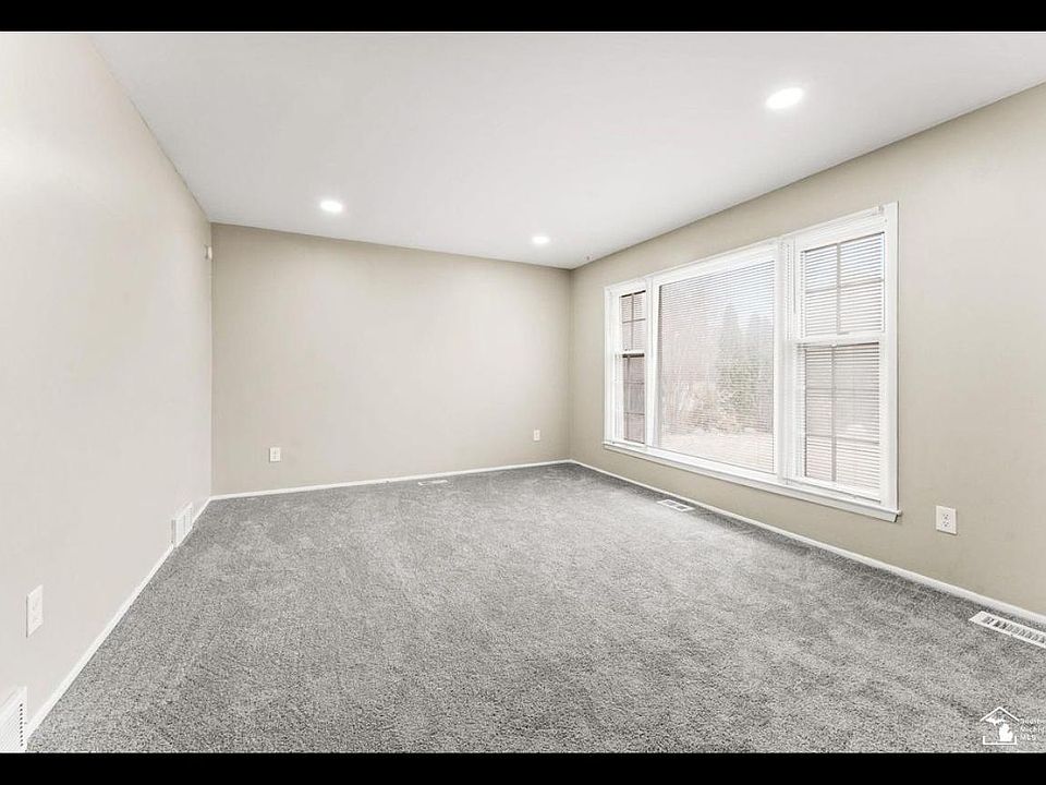 1st image of 4376 Parkside Blvd