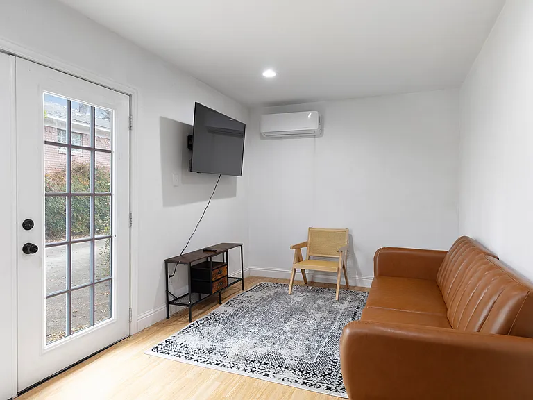 8633 Westglen Dr — Photo 20