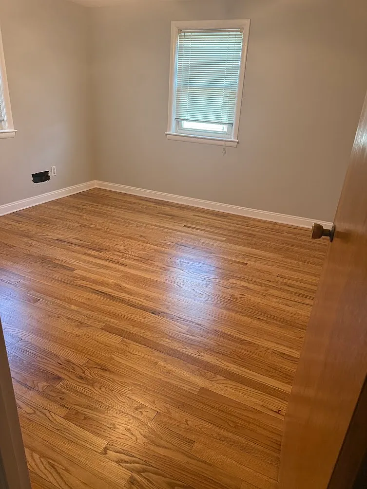 2 bed, 1970 sqft, $1,000 — Photo 2