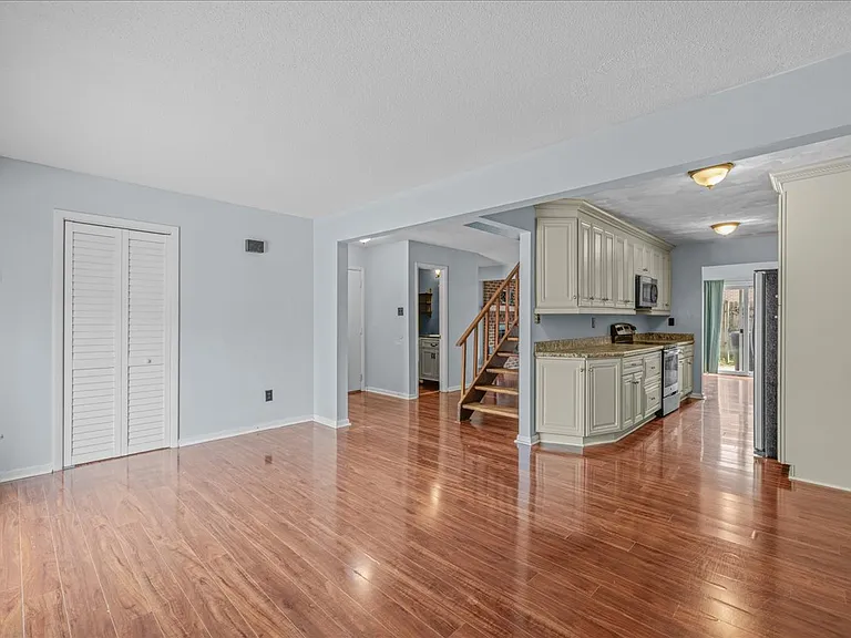5021 Clairmont Ct — Photo 37