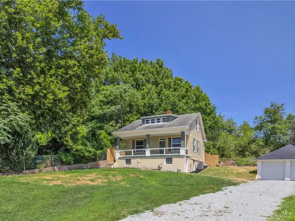249 E College St, Canonsburg, PA 15317