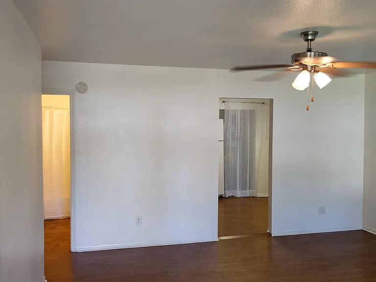 1417 Avenue B #1417 — Photo 2