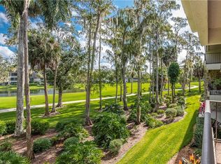 103 Clubhouse Ln APT 282, Naples, FL 34105