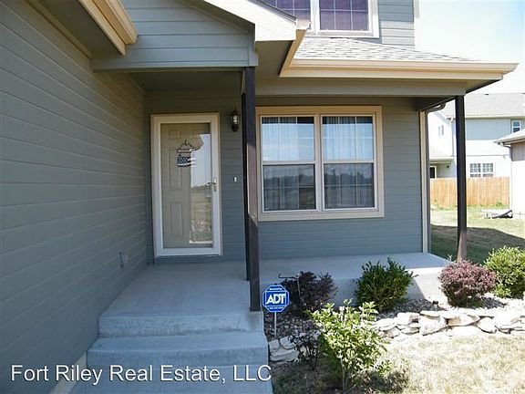 3rd image of 2506 Karen Ln