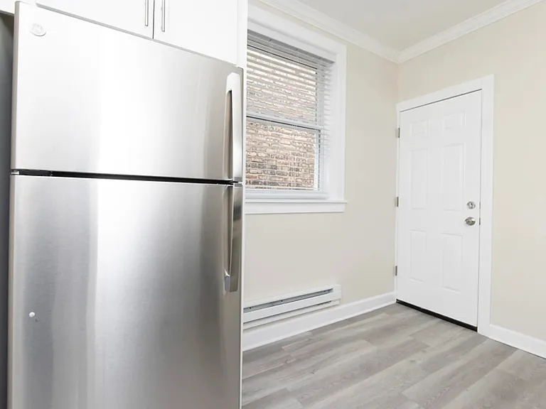 647 W Roscoe St #648-2S — Photo 5