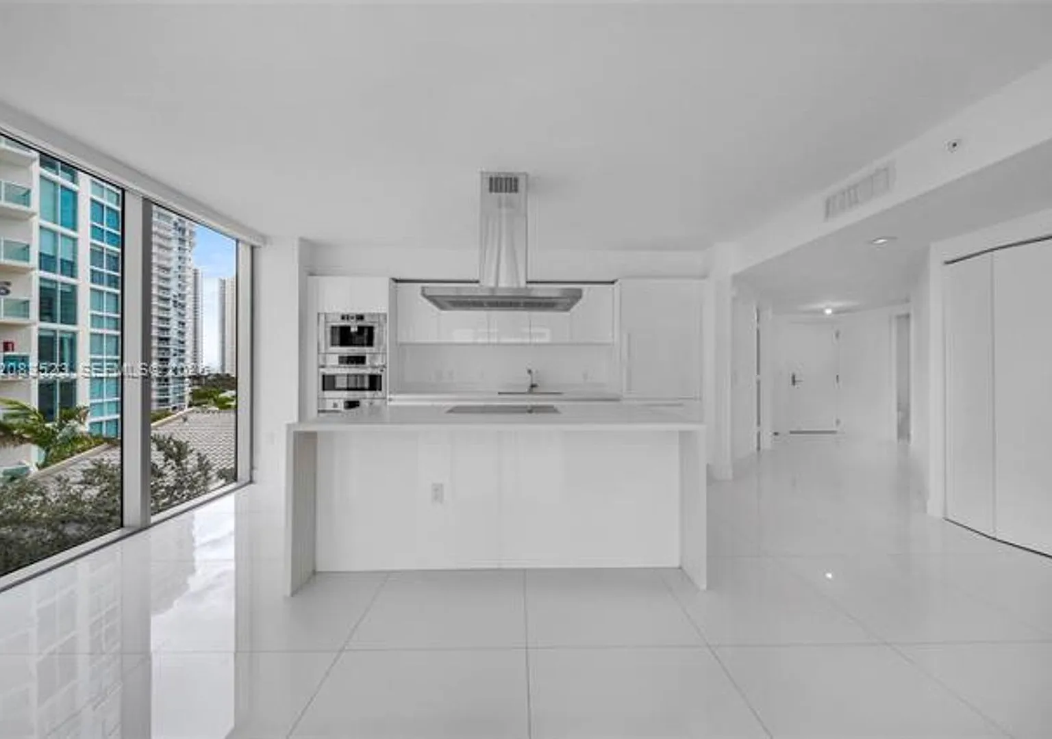300 Sunny Isles Blvd cu-4-701, Sunny Isles Beach, FL 33160 — Photo 4