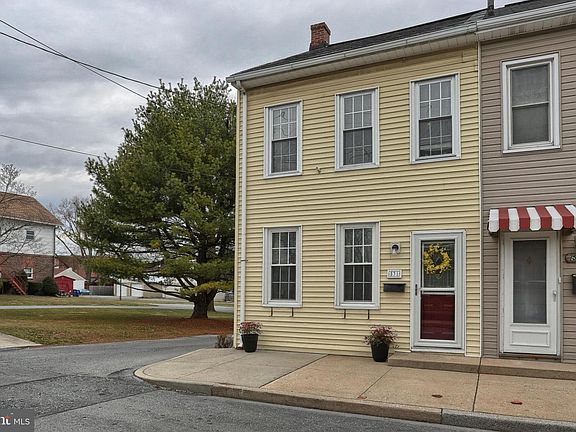 2nd image of 531 E Weidman St