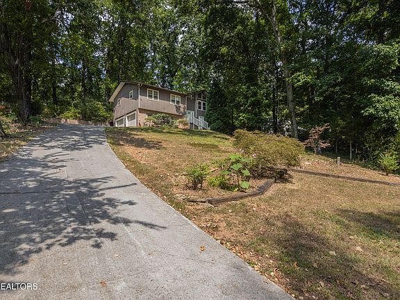 2nd image of 5029 Ridgemont Dr