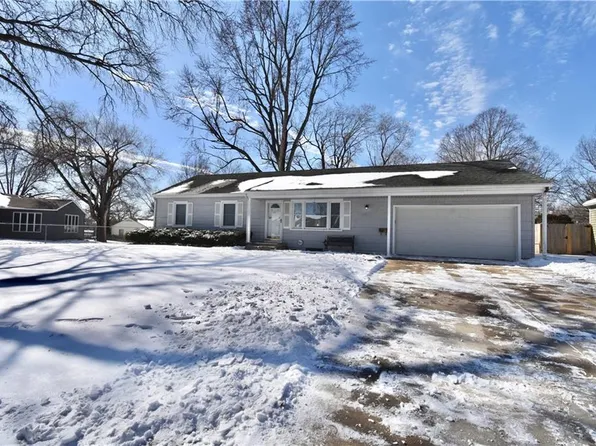 9624 Grandview Dr, Overland Park, KS 66212