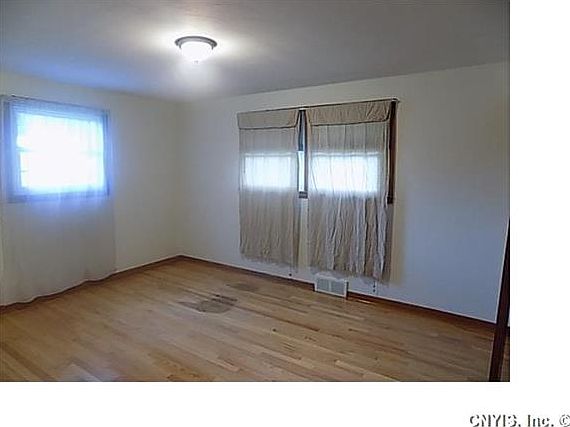 5th image of 342 Dickerson Dr N