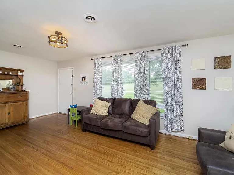 517 Brewer Dr — Photo 4