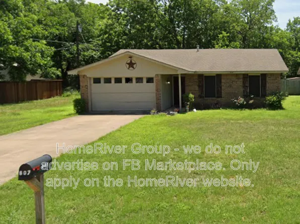 807 W Smith St, Cleburne, TX 76033