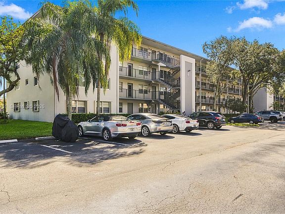 3rd image of 101 SW 132nd Way APT 402J