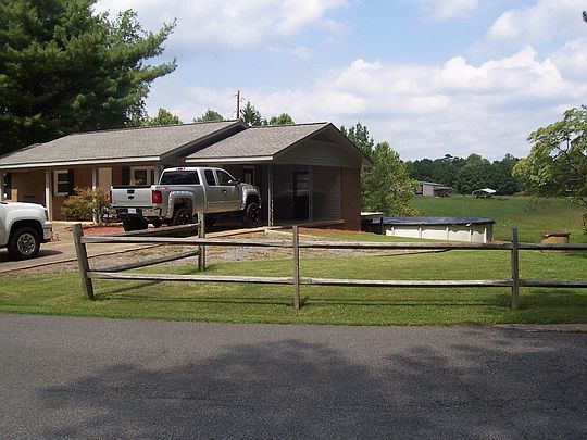 4th image of 4851 16th Street Dr NE