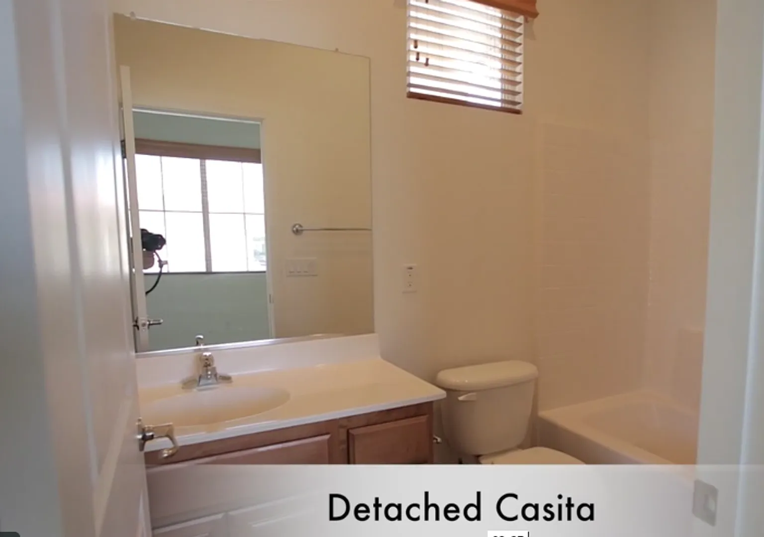 3 bedroom 3 bath -Feb move in Special Act Fast — Photo 2