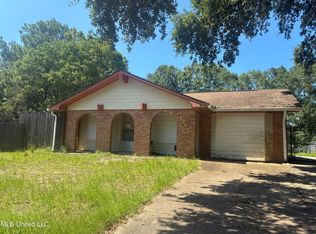 1317 Chalmette Ave, Ocean Springs, MS 39564