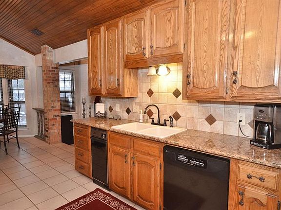 4th image of 3708 Cliffwood Dr