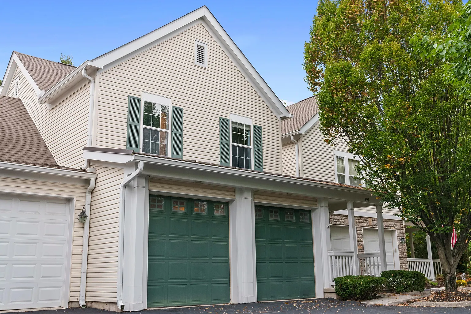 398 Sycamore Woods Ln photo 1