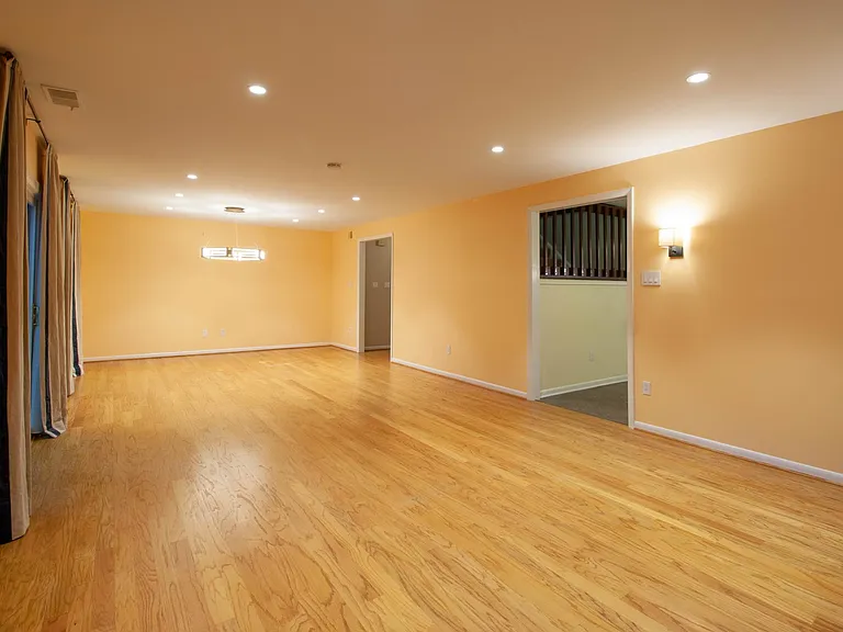 3503 Redwood Ct — Photo 30