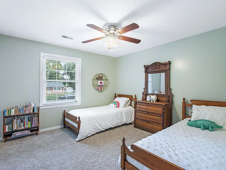 4533 Haymarket Ln — Photo 10