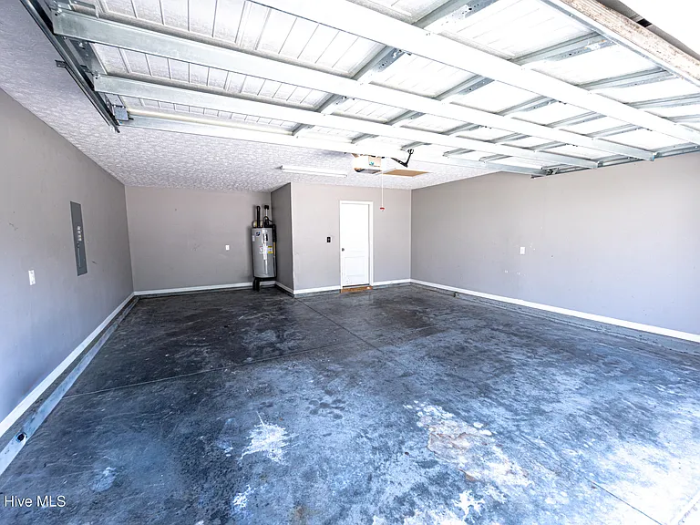 112 Patriot Ct — Photo 4
