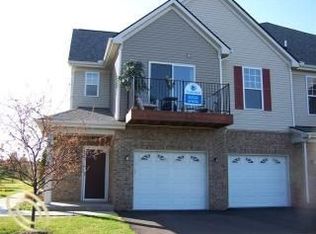 10126 Ridge Run St, Howell, MI 48855