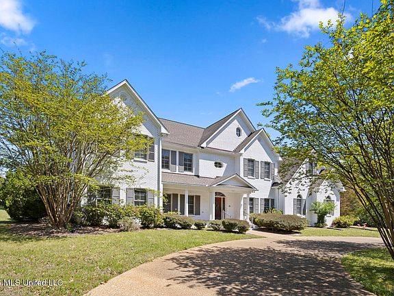 2nd image of 104 Overbrook Hl