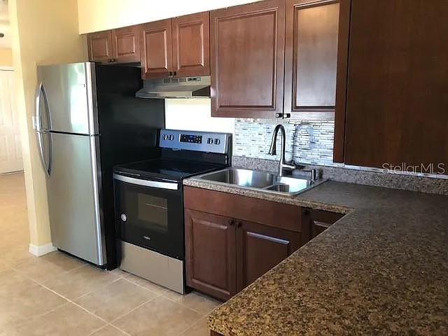 2 bed, 900 sqft, $1,595 — Photo 2