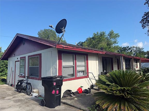 2nd image of 124 SE 44TH STREET