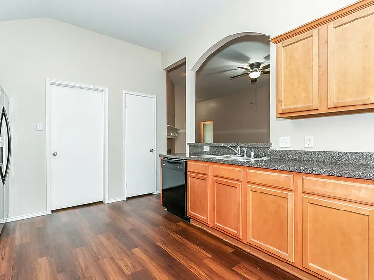 1206 Augustin Dr — Photo 7